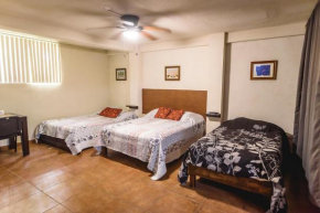 Suite con 2 recamaras,2mini splits, Parking Wifi 100 mb, cocina